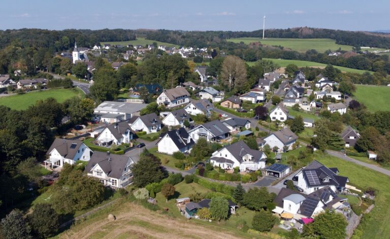 Der "Alte Obsthof" im Vordergrund.